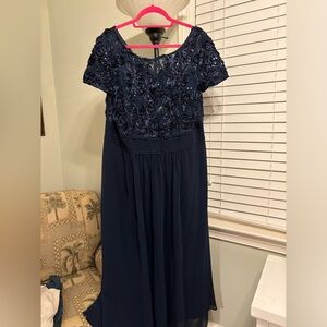 Oleg Cassini Formal dress